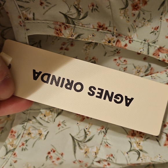 Agnes Orinda Pale Green Floral Keyhoke Blouse. NWT - Picture 5 of 7